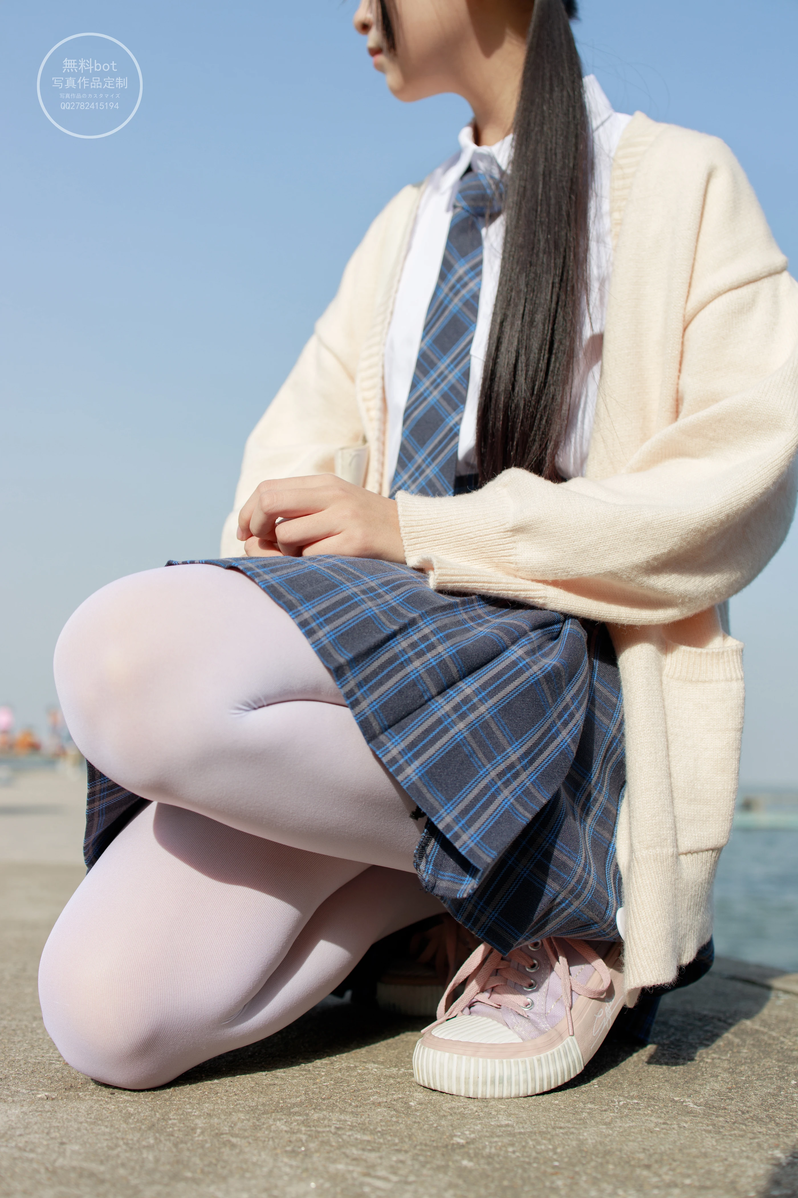 森萝财团 有料004  依依 湖边JK白丝 [77P]插图5